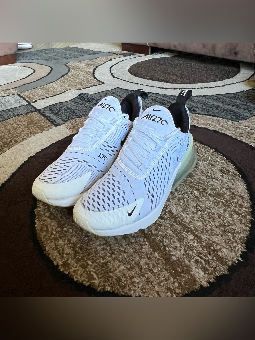Women’s Nike Air Max 270 sneakers Size 7
